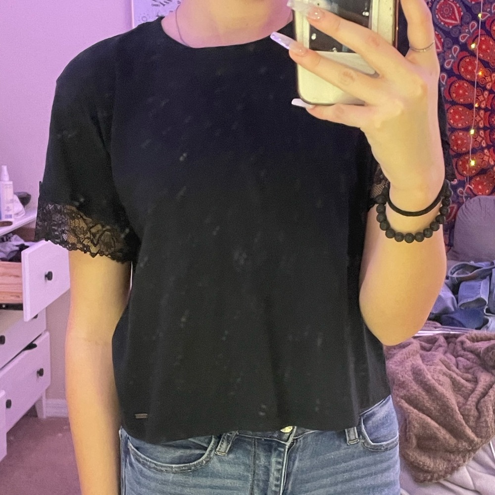 Hollister top